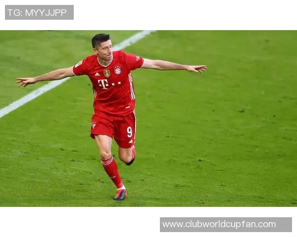 凯恩的传奇旅程：从天才少年到足球巨星的蜕变与荣耀