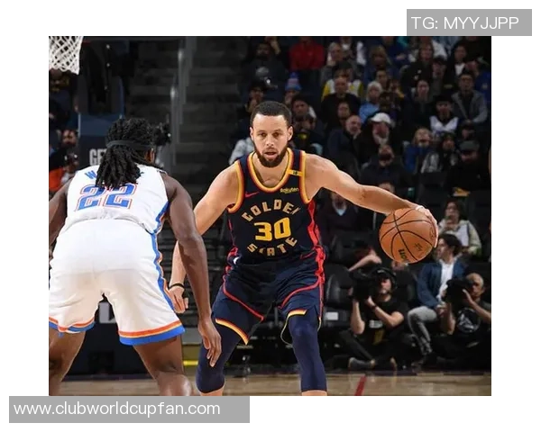 库里对阵雷霆的精彩数据统计分析与比赛回顾